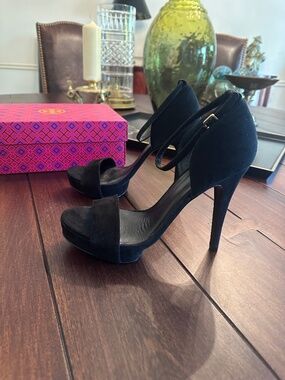 Women’s Black Suede Heels